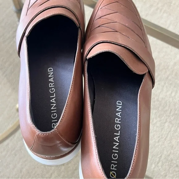 Cole Haan Brown Leather Loafers with Modern Design - Picture 6 of 9